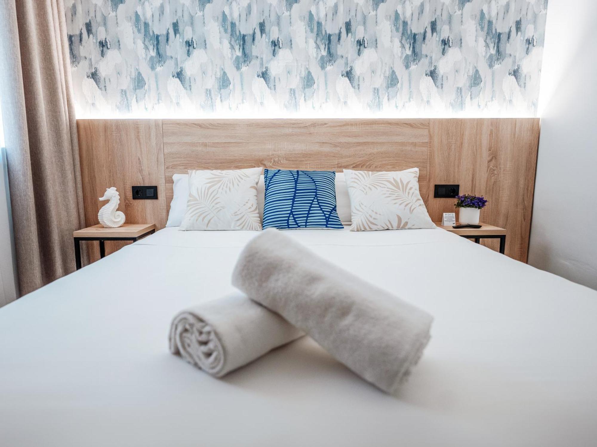 Sweet Lloret Suites โยเรตเดมาร์ ภายนอก รูปภาพ