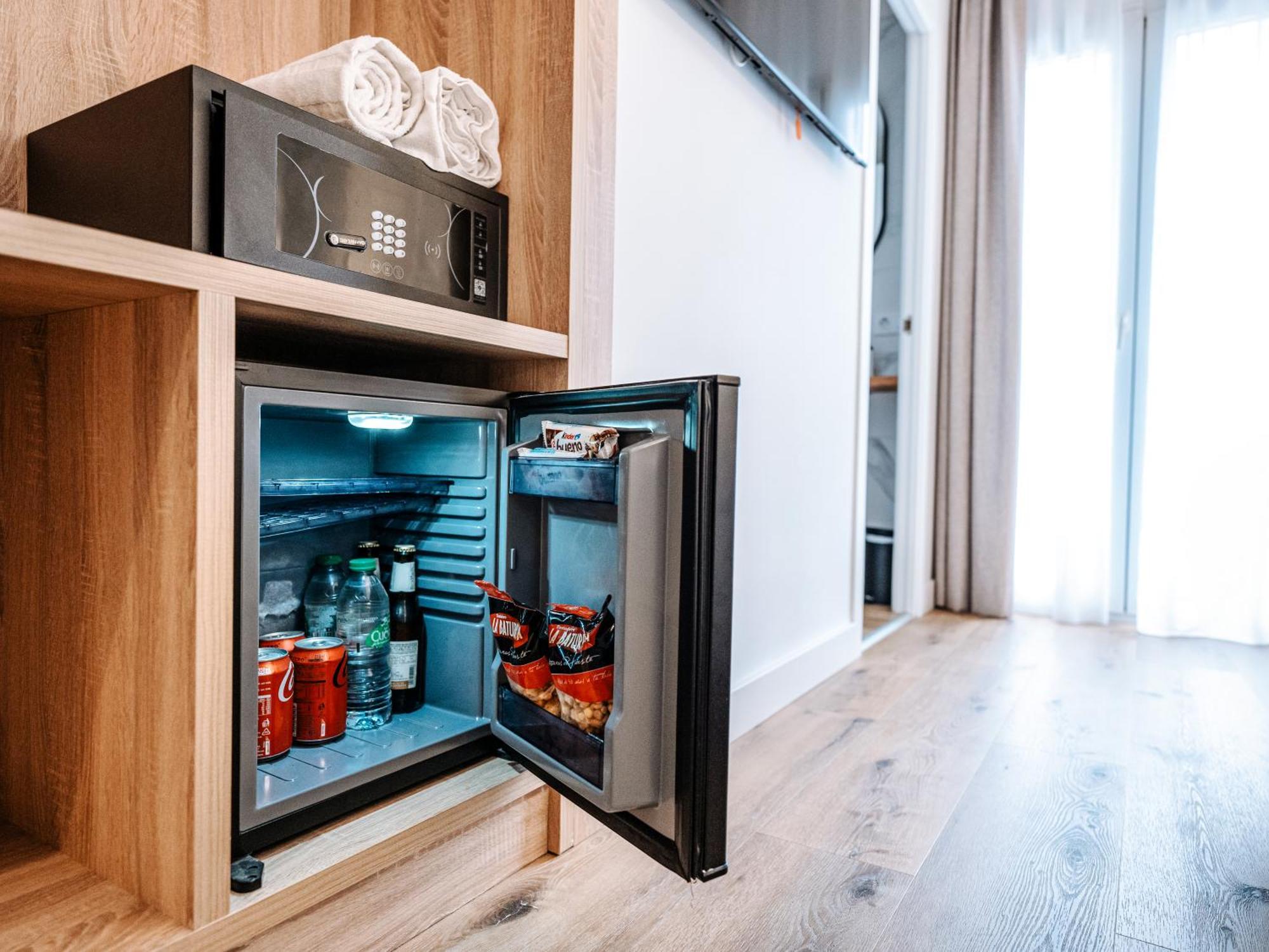 Sweet Lloret Suites โยเรตเดมาร์ ภายนอก รูปภาพ