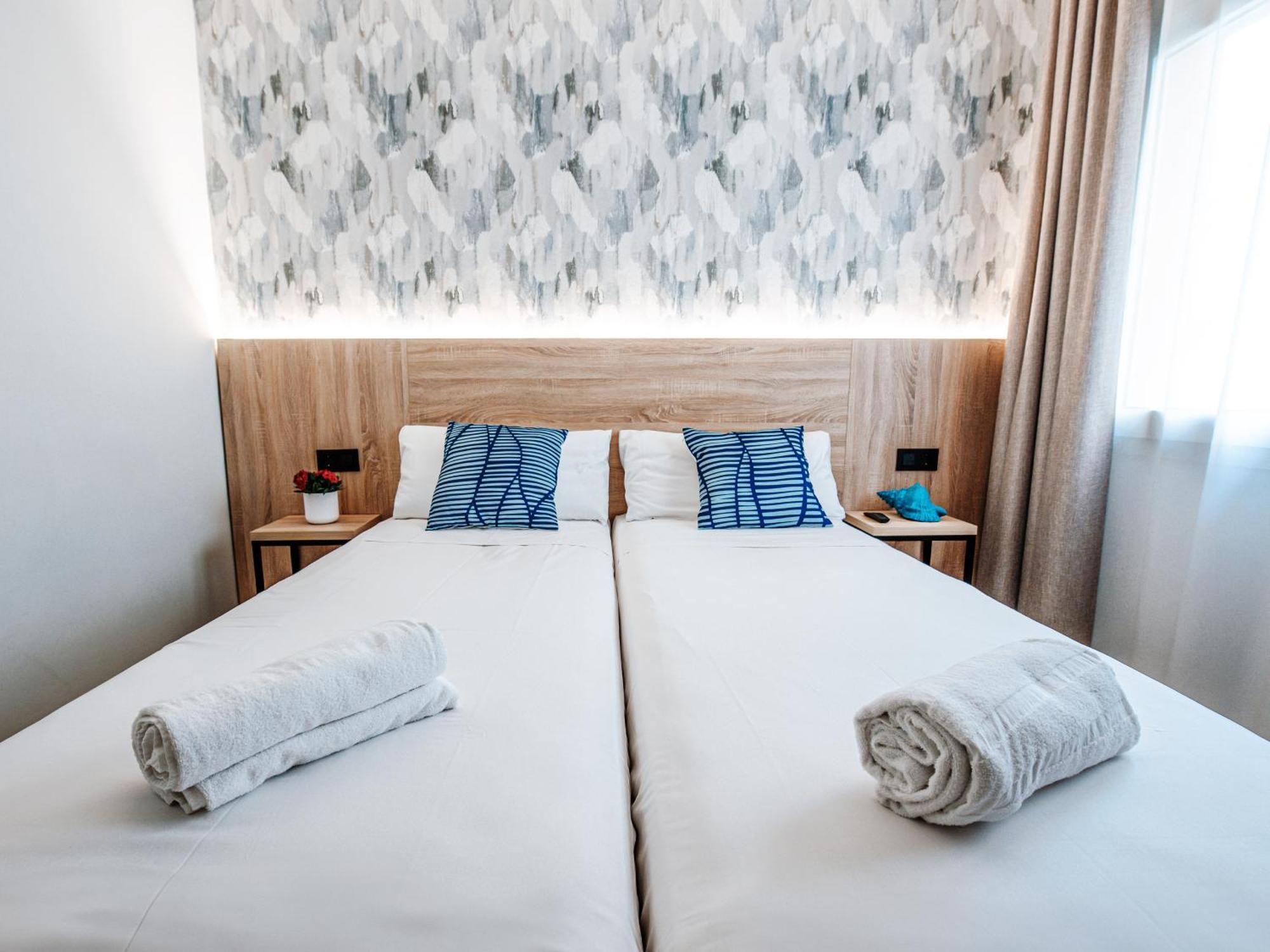 Sweet Lloret Suites โยเรตเดมาร์ ภายนอก รูปภาพ