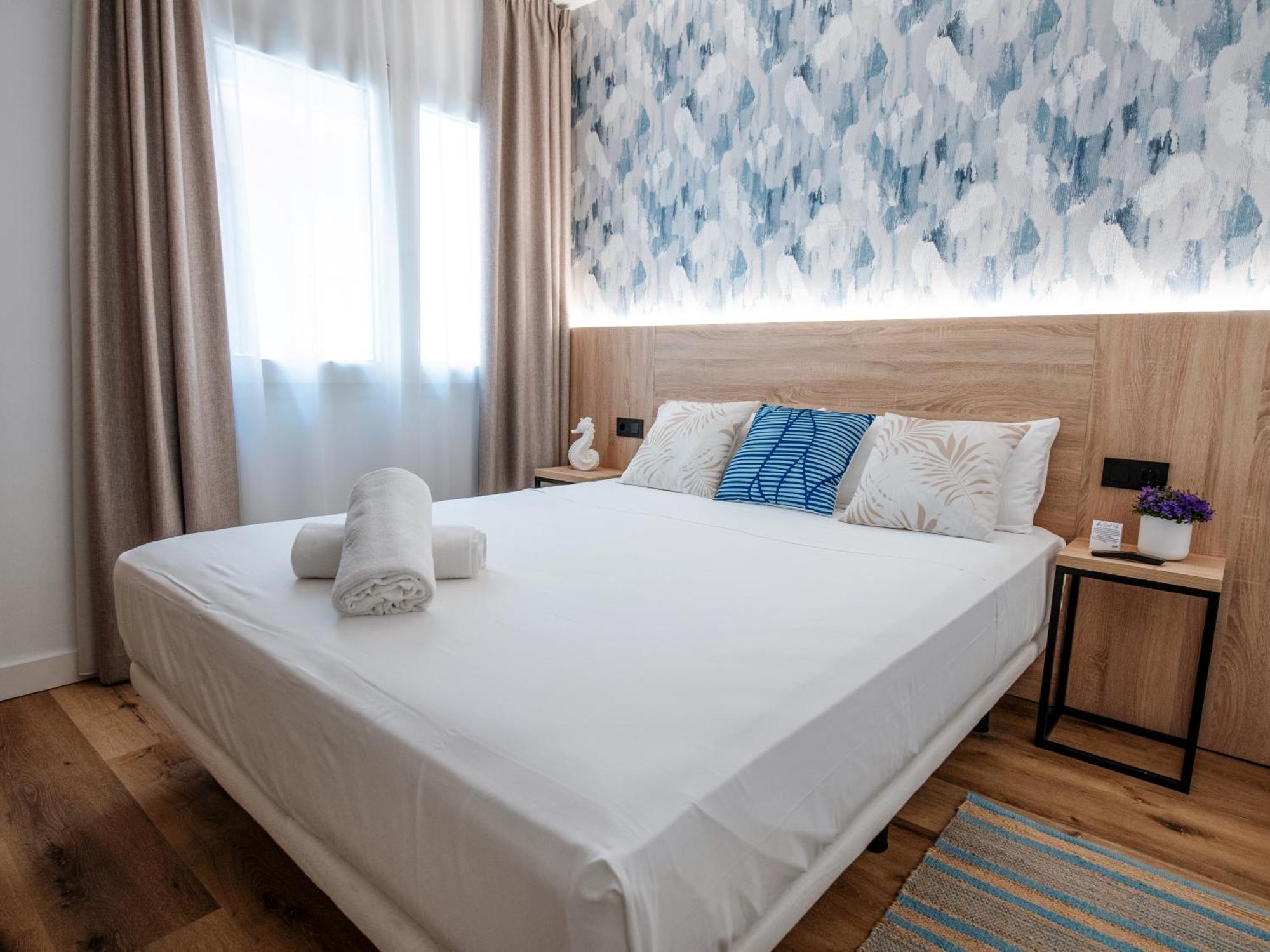 Sweet Lloret Suites โยเรตเดมาร์ ภายนอก รูปภาพ