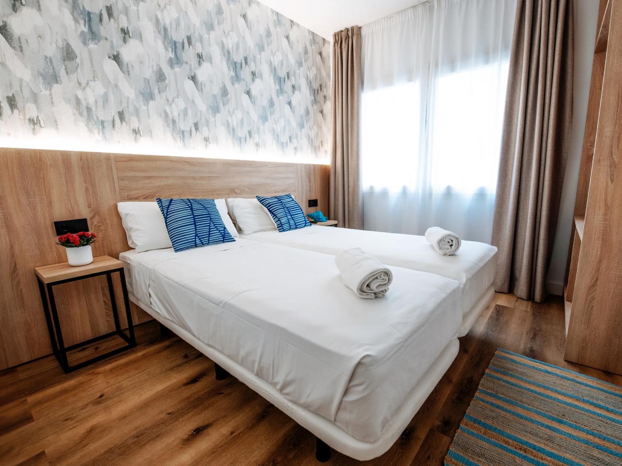 Sweet Lloret Suites โยเรตเดมาร์ ภายนอก รูปภาพ